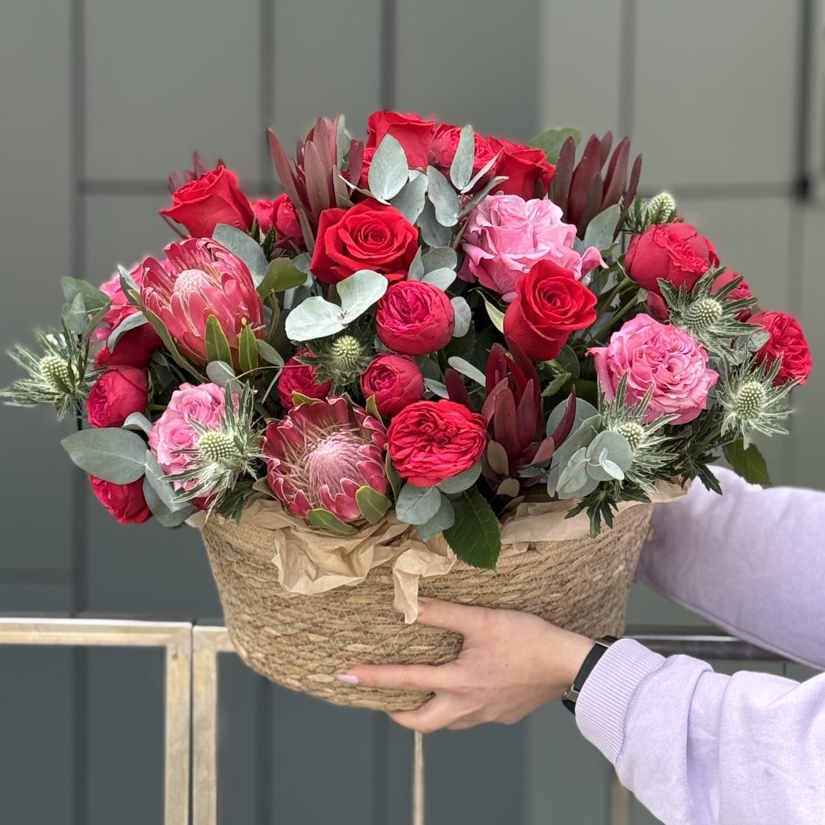 Экзотическая композиция из цветов
