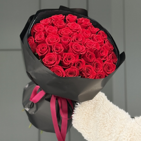 Букет Страстный из 35 красных роз