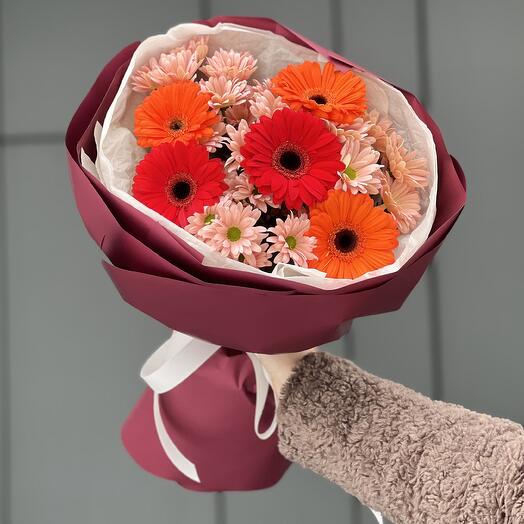 Букет Душевный из гербер и хризантем сорта салмон