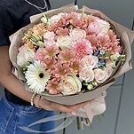 Букет Ароматный из хризантем, маттиолы и кустовой и одноголовой розы