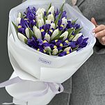 Букет Очарование из тюльпанов и ирисов