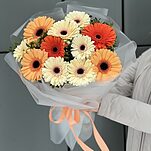 Букет Луч солнца из гербер и зелени