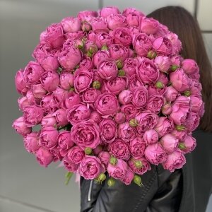 Букет Розовые сладости из 35 веток с кустовыми пионовидными розами мисти баблс