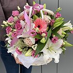 Корзина из лилии Лили