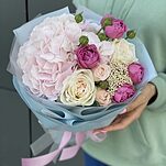 Букет из гортензии, пиона и пионовидной кустовой розы Кельн