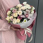 Букет Романтик из эустомы, кустовых роз, альстромерии и цимбидиума