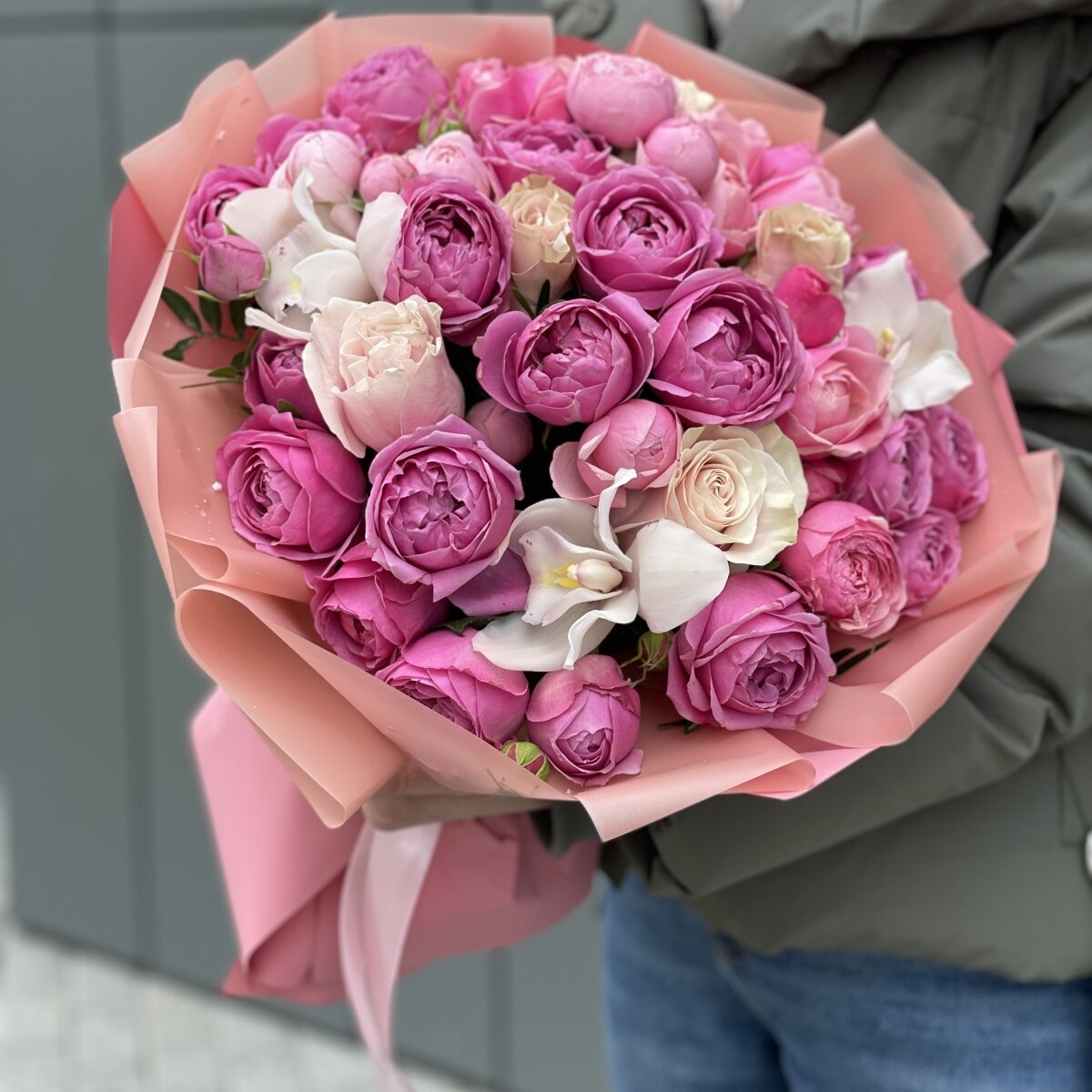 Букет Румяная заря с розовыми розами