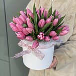 Коробка Хлоя из розовых тюльпанов