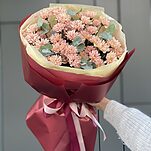 Букет Карамель из 7 веток хризантемы сорта салмон и эвкалипта