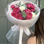 Букет Лилас из кустовых пионовидных роз и диантуса