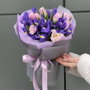 Букет Мими мини из тюльпан и ирисов