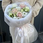 Букет Трепетный S из эустомы и роз