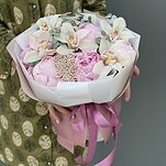 Букет Мираж из пионов и цимбидиума