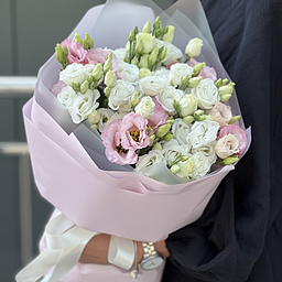 Букет Дуо из 9 веток белой и розовой эустомы