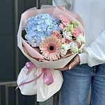 Букет Одри из гортензии, пионовидной розы, герберы и диантуса Одри