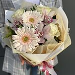 Букет из герберы, цимбидиума и розы Марлен