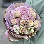 Букет из гортензии и пионовидных кустовых роза Невада