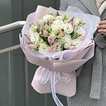 Букет Вернисаж из розовых тюльпанов и эустомы