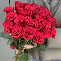 Букет из 25 красных роз