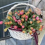 Корзина Колумбия из пионовидных тюльпанов