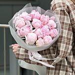Букет Лиора из 13 пионов