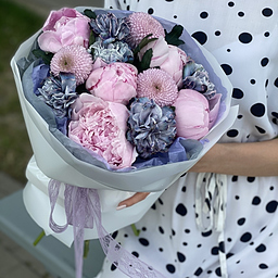 Букет Глэм из пионов, момоко и диантуса