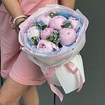 Букет Принцесса Дисней из розовых пионов и оксипеталума