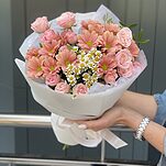 Букет Грейс из хризантемы, роз и танацетума