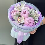 Букет Звёздочка из пионов и цимбидиума