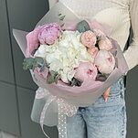 Букет Альдо из гортензии, пионов и пиновидной розы