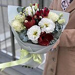 Букет Венето из амариллиса, эустомы целебрик, альстромерии, танацетума и роз