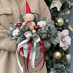 Композиция Новогоднее очарование из хлопка, нобилиса, шишек и декора