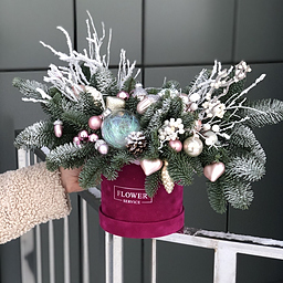 Коробка Морозный румянец из нобилиса и декора