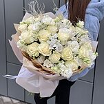 Букет Променад из роз, альстромерии, эустомы и стифы