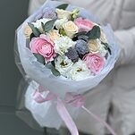 Букет Моана из ранункулюсов, кустовых роз, эустомы и хризантемы vip