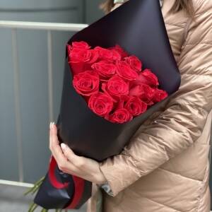 Букет Страстный из 15 красных роз