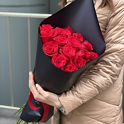 Букет Страстный из 15 красных роз