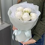 Букет Белое лето из 5 белых пионов