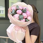 Букет Нежное утро из 9 пионов и эвкалипта
