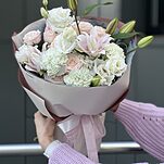 Букет Жемчужина из лилии, диантуса, эустомы и кустовой розы