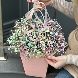 Композиция Любимой Мамочке из цветной гипсофилы