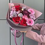 Букет Парижанка из гербер, скиммии, хризантемы бигуди, диантуса, эустомы и роз