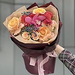 Букет Капучино с Корицей из цимбидиума, роз капучино, вибурнума, хризантемы бленда и кустовых роз