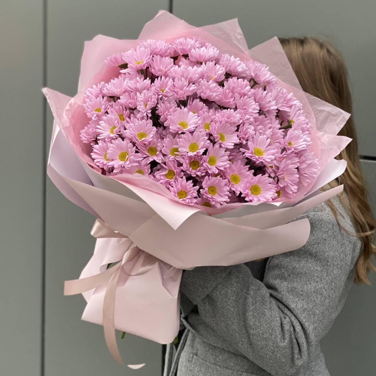 Букет Свежее решение из 15 веток розовой хризантемы