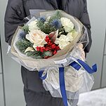 Букет Со Вкусом Зимы из розы сорта Охара, нобилиса, диантуса, эрингиума и тюльпанов