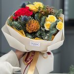 Букет Оттепель из нобилиса, кустовой розы и одноголовой розы