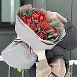 Букет Дух Леса из амарилиссов, хризантемы сорта бигуди, нобилиса и брунии