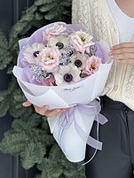 Букет Снежное мерцание из анемонов, эустомы и скимии