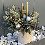 Композиция Загадай Желание из нобилиса, скимии и новогоднего декора