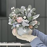 Композиция Зимнее Серебро из нобилиса, декора и скимии